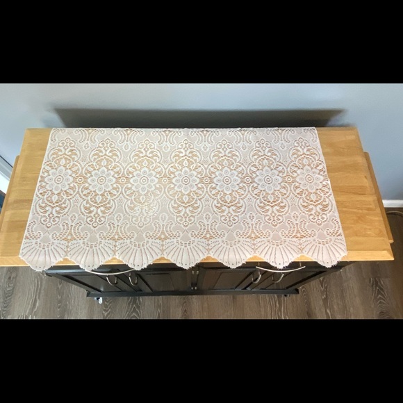 Lot of 12 vintage doilies various sizes and shapes - Picture 4 of 8